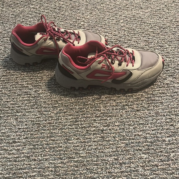 Fila Women Sneaker Size 12 Like New - Picture 3 of 4